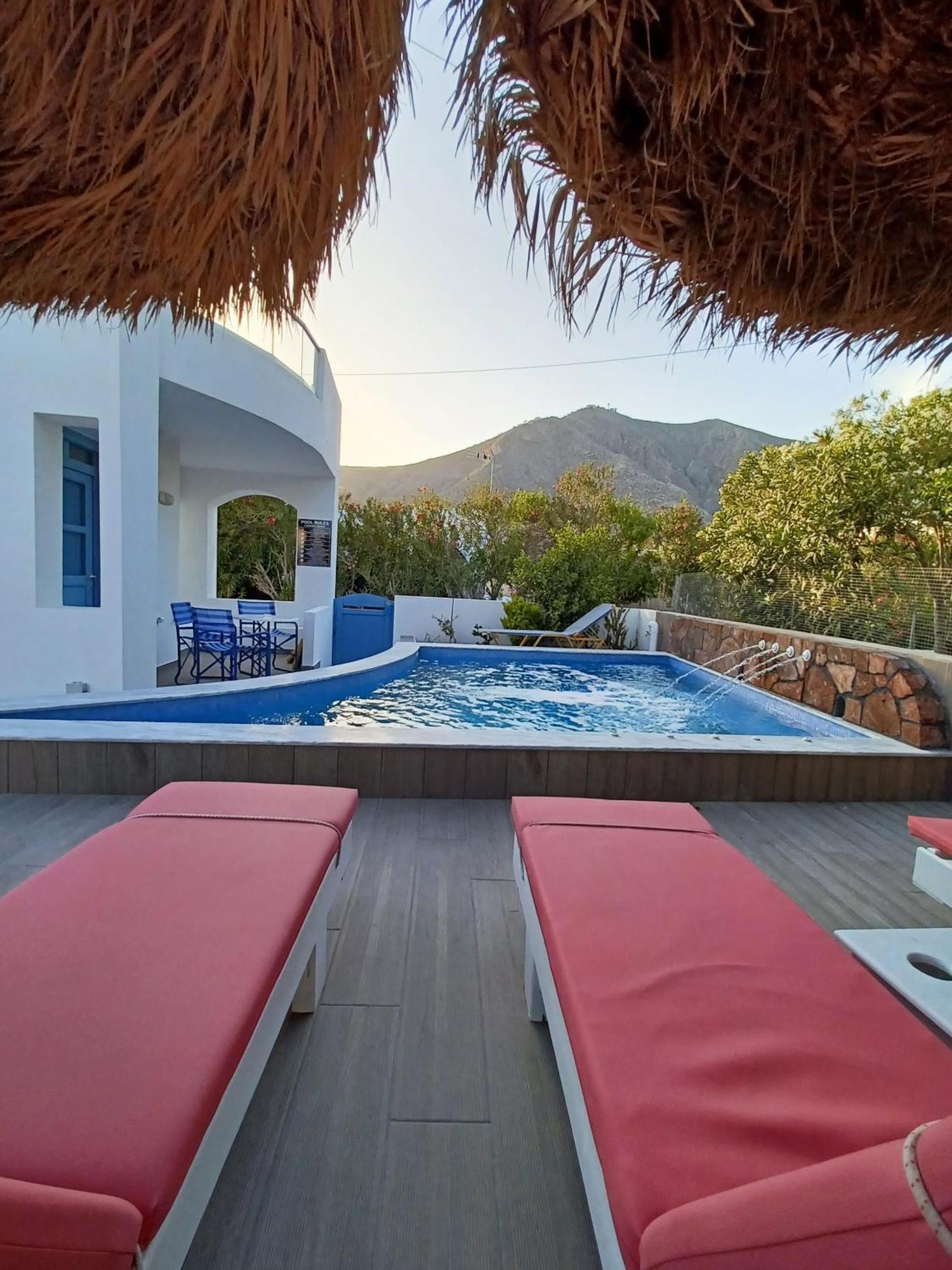 פריסה Located By The Sea One Beachfront Private Captain Lazaros Pool Villa With Loft In 750Sqm Spacious Private Plot-Jacuzzi-Sunrelax-Furnished Terace-Gazebo-Private Parking,Sleep 3 Adults And 2 Children, Just Steps From The Black Beach-Seaview מראה חיצוני תמונה