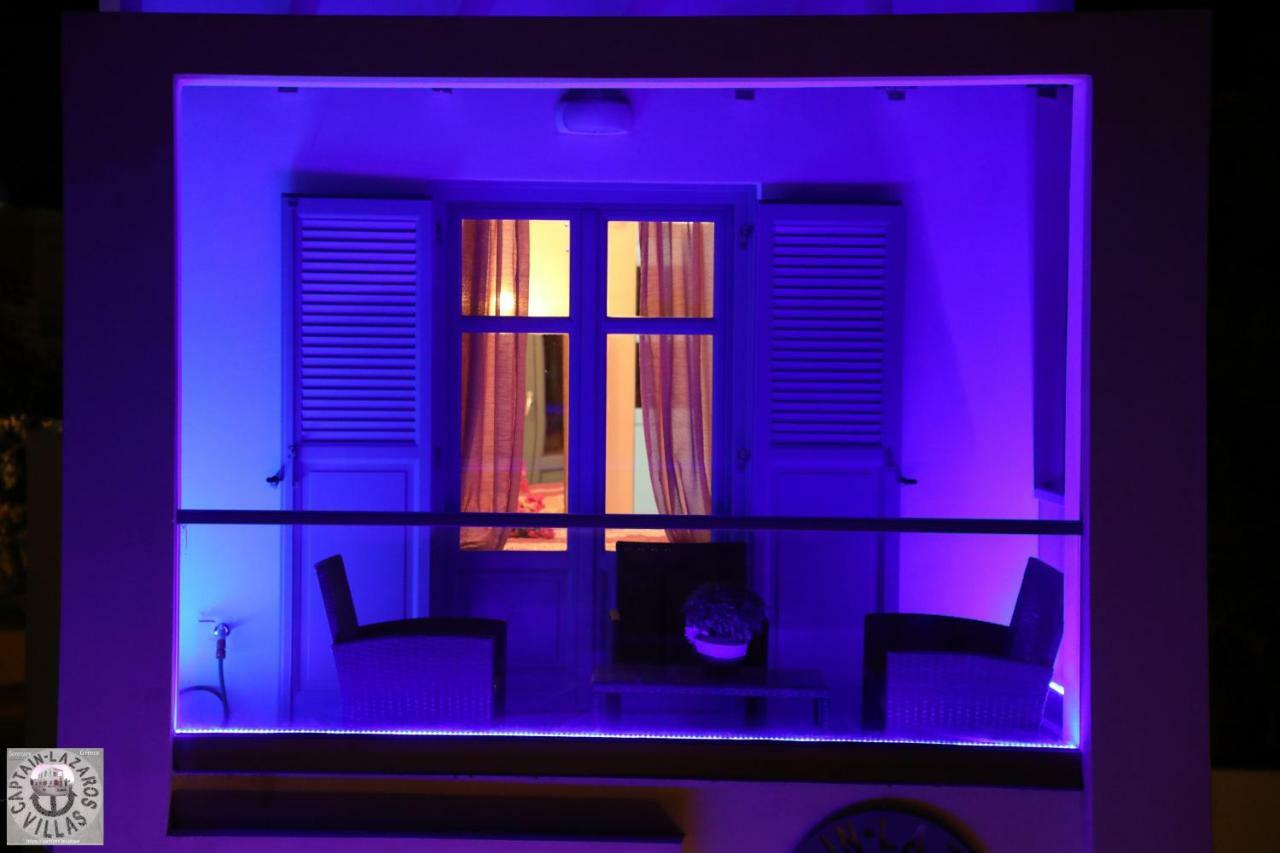 פריסה Located By The Sea One Beachfront Private Captain Lazaros Pool Villa With Loft In 750Sqm Spacious Private Plot-Jacuzzi-Sunrelax-Furnished Terace-Gazebo-Private Parking,Sleep 3 Adults And 2 Children, Just Steps From The Black Beach-Seaview מראה חיצוני תמונה