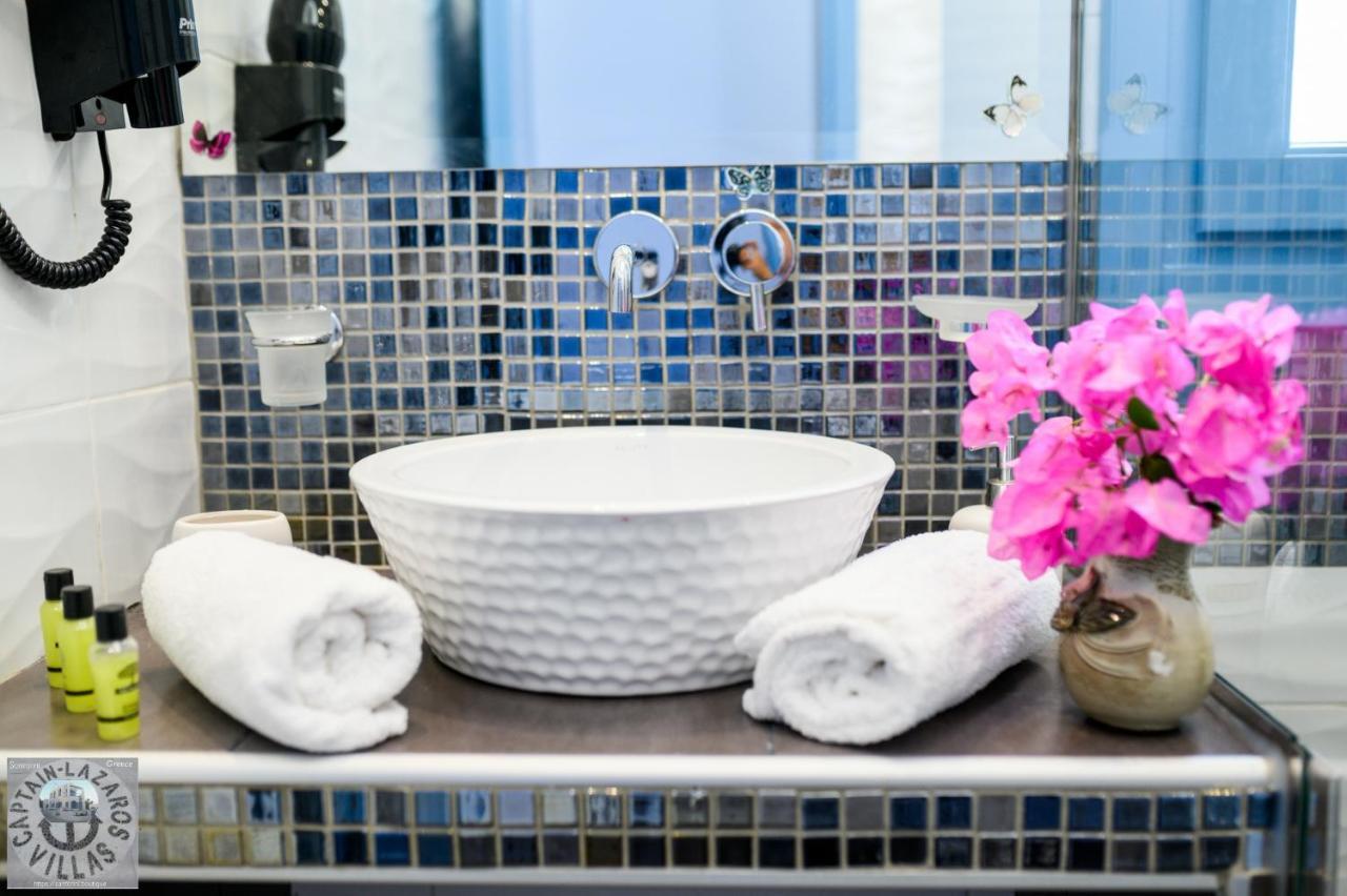 פריסה Located By The Sea One Beachfront Private Captain Lazaros Pool Villa With Loft In 750Sqm Spacious Private Plot-Jacuzzi-Sunrelax-Furnished Terace-Gazebo-Private Parking,Sleep 3 Adults And 2 Children, Just Steps From The Black Beach-Seaview מראה חיצוני תמונה